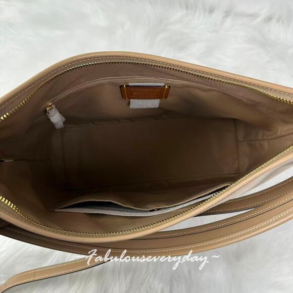 Coach Laurel Large Shoulder Bag With Horse And Carriage CAK92 Dark Natural NWT